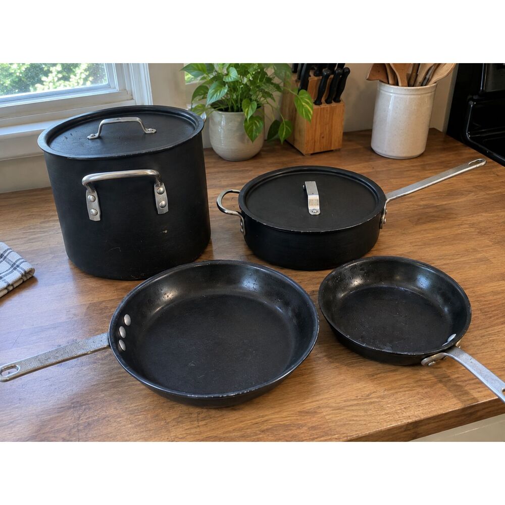Vintage Commercial Aluminum Cookware Co. (Calphalon) Hard-Anodized Pot & Pan Set